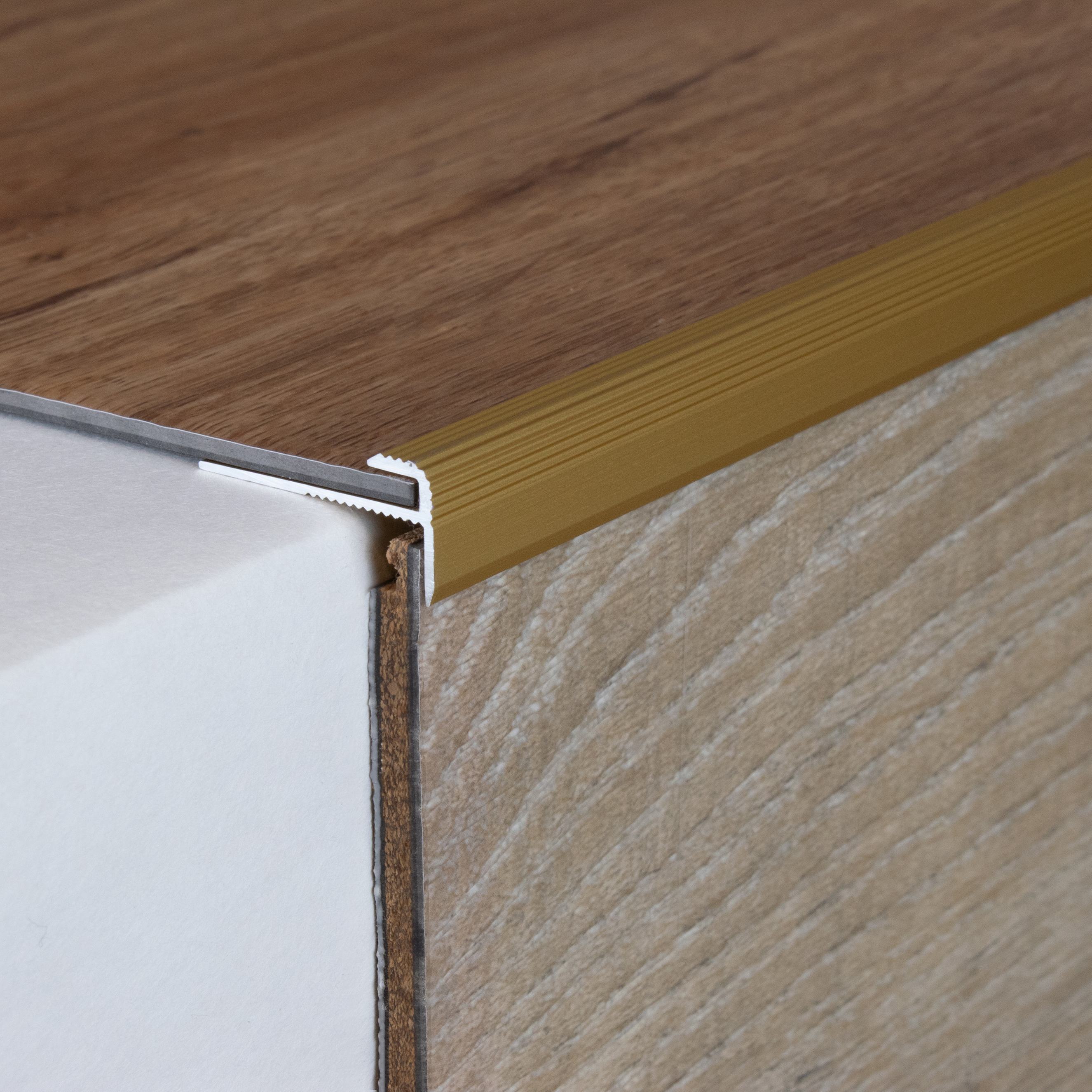 Profilé à emboîter avec nez pour revêtement design | aluminium anodisé | à visser
