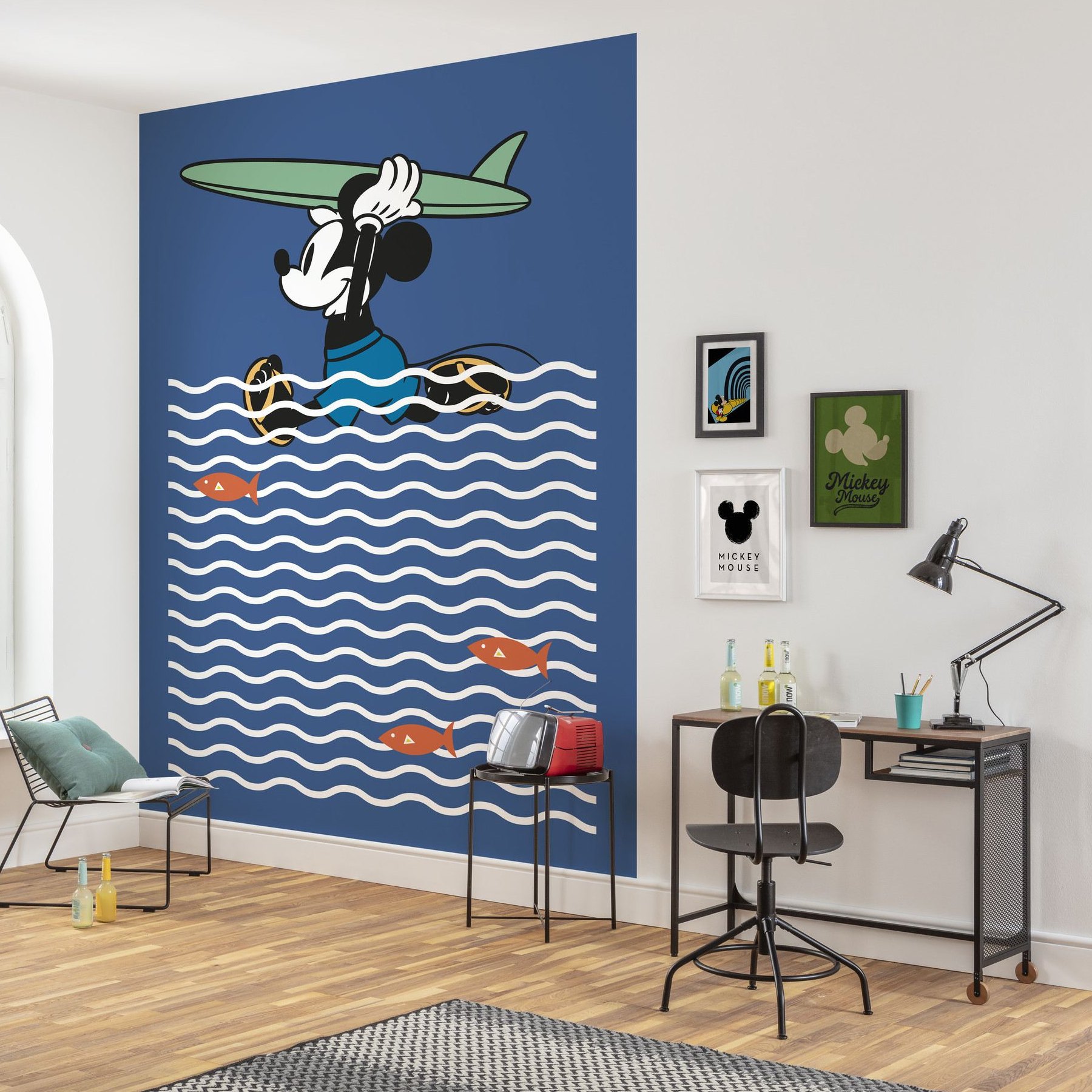 Carta da parati fotografica Komar Disney Mickey Gone Surfin' 280 x 200 cm Carta da parati con stampa digitale in tessuto non tessuto Tavola da surf per le vacanze