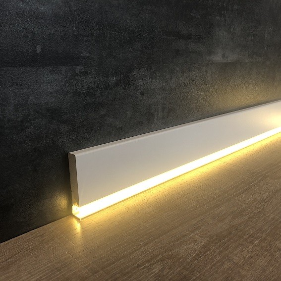 Neuhofer | Licht Sockelleiste