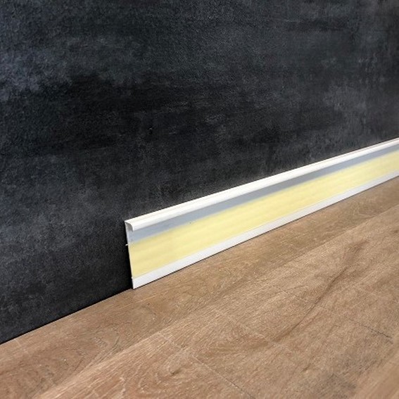 Plinthe "Carpi" PVC expansé rigide 7 x 55 x 2500 mm Blanc Feuillure à coller 7 mm PROVISTON
