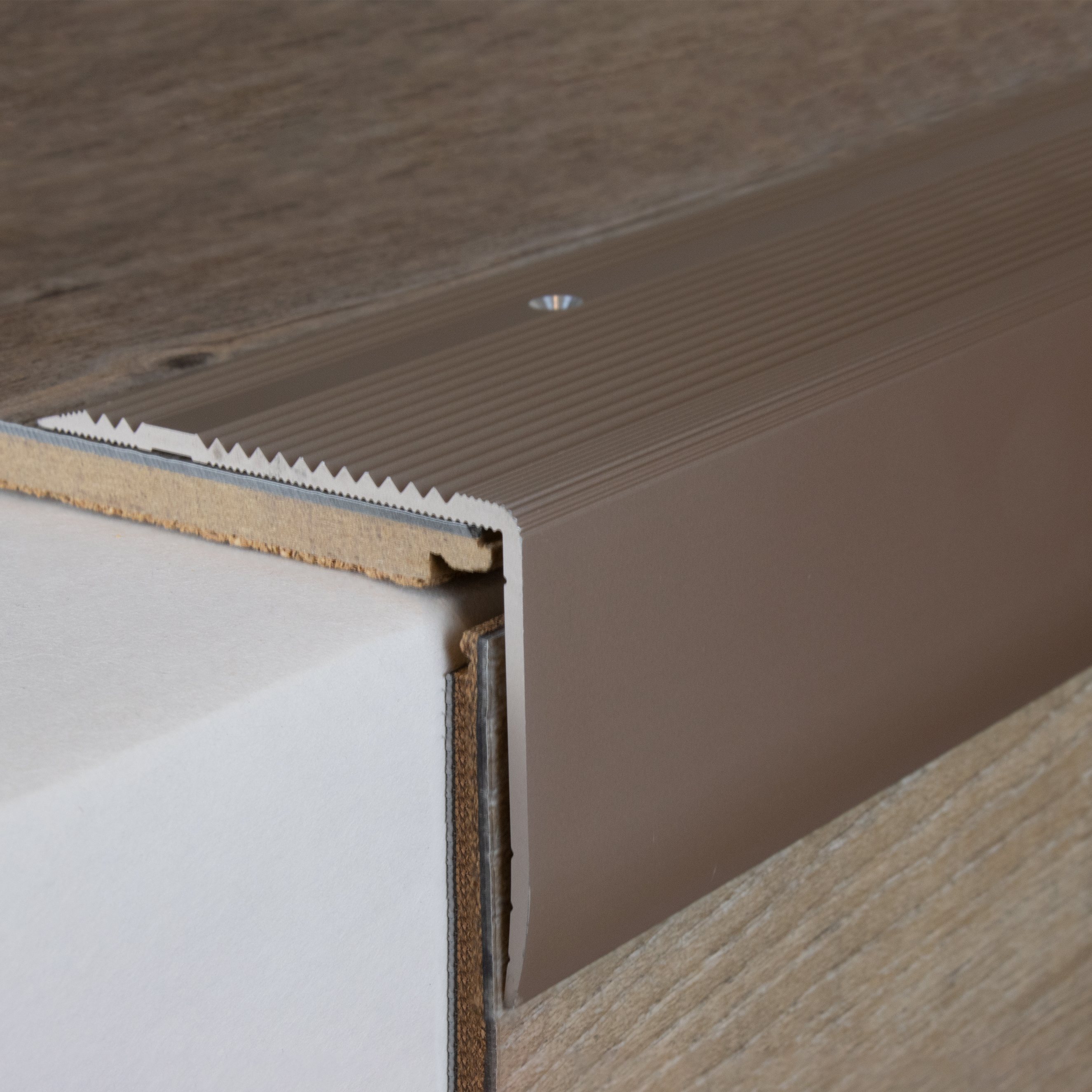 Nez de marche 55 x 69 mm | aluminium anodisé | percé
