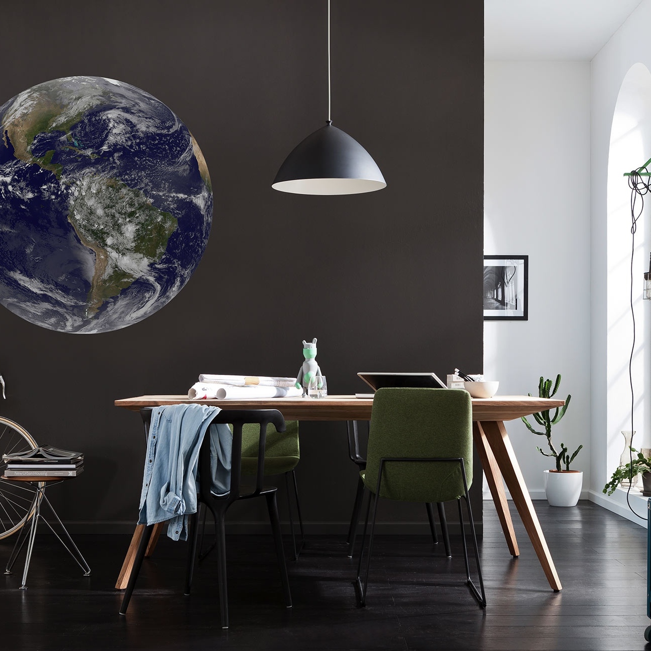 Papel pintado fotográfico Komar Disney Dot Earth 125 x 125 cm. Adhesivo de pared no tejido autoadhesivo con diseño de la Tierra, el universo y el espacio.